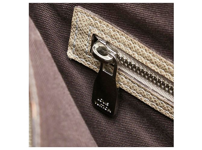 Borsa a Spalla Milo Taiga di Louis Vuitton Beige - vista 11