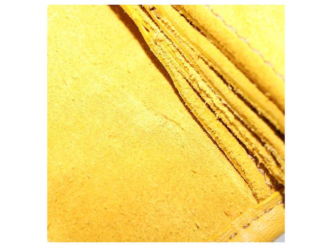 Borsa a Spalla Miu Miu in Pelle Scamosciata Gialla Auth 116150 Giallo - vista 10