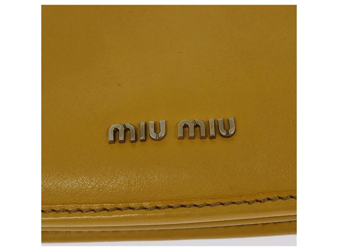 Borsa a Spalla Miu Miu in Pelle Scamosciata Gialla Auth 116150 Giallo - vista 18
