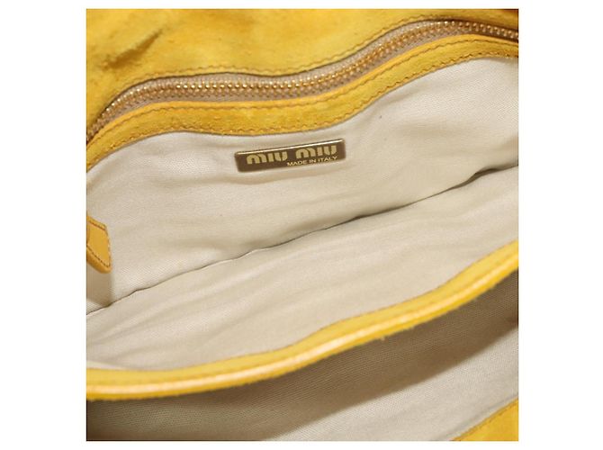 Borsa a Spalla Miu Miu in Pelle Scamosciata Gialla Auth 116150 Giallo - vista 20
