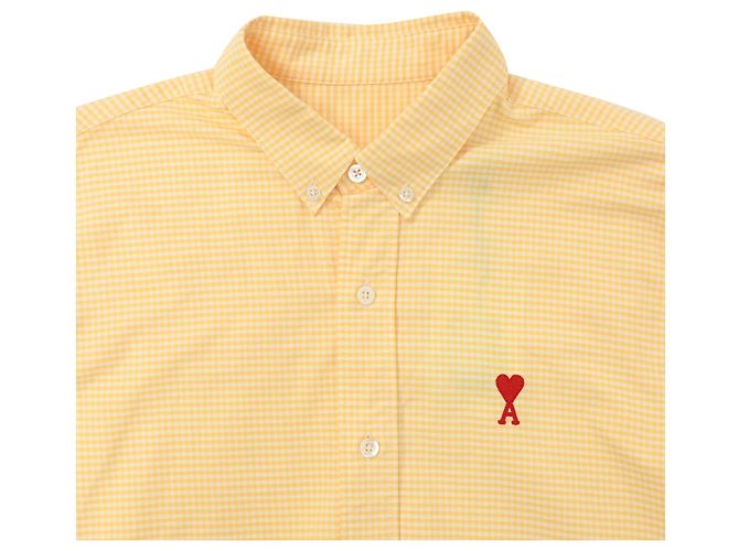 Camicia con colletto button-down AMI in cotone biologico a quadri gingham giallo con logo ricamato - vista 5