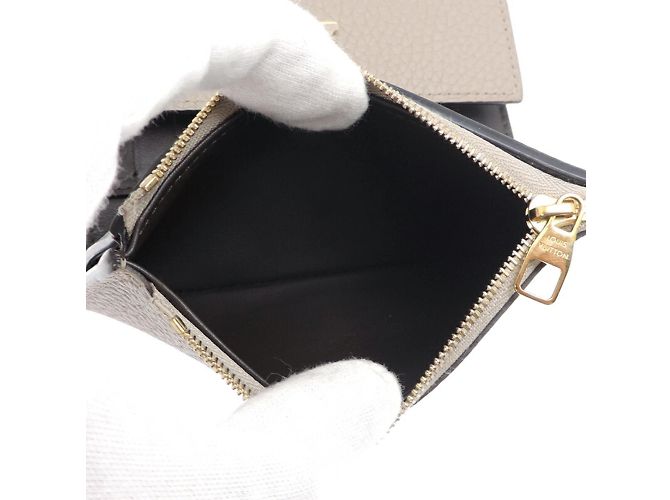 Billetera compacta bi-fold Capucines de Louis Vuitton Castaño - vista 7