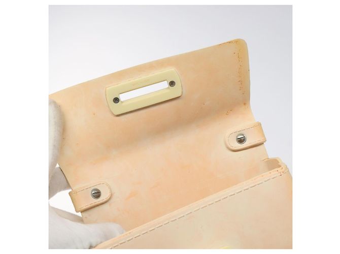 Bolso de mano Gancini de goma beige Auth KD319 de Salvatore Ferragamo - vista 15