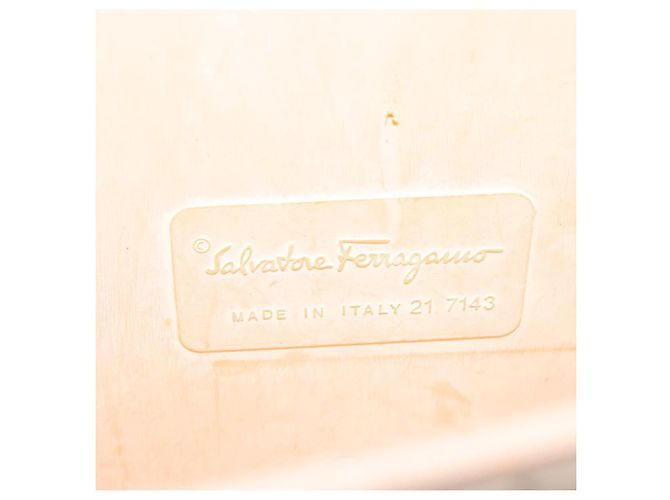 Bolso de mano Gancini de goma beige Auth KD319 de Salvatore Ferragamo - vista 16