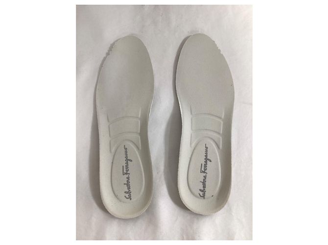 Salvatore Ferragamo Baskets à plateforme Truman Ferragamo en daim noir - vue 23