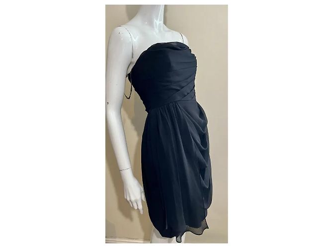 Vera Wang Vestido de cóctel drapeado sin tirantes en negro - vista 3