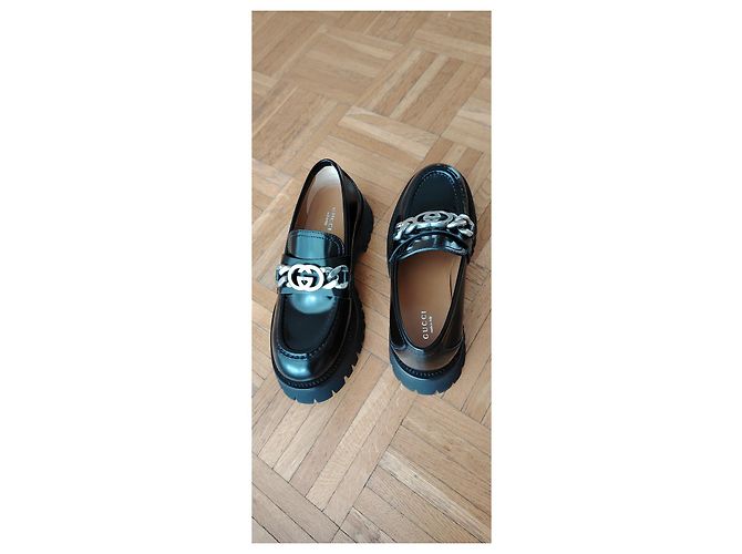 GUCCI MOCASSINO DONNA IN PELLE E SUOLA ACARRARMATO. Nero - vista 10