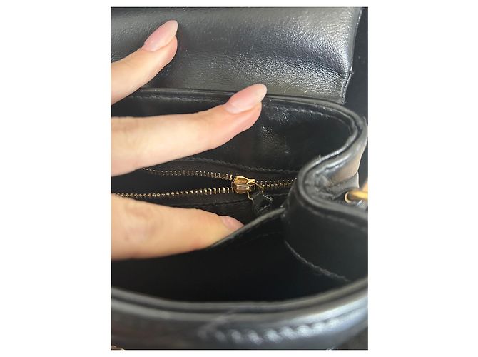 Borsa a mano Saint Laurent Loulou Toy in pelle nera Nero D'oro - vista 11