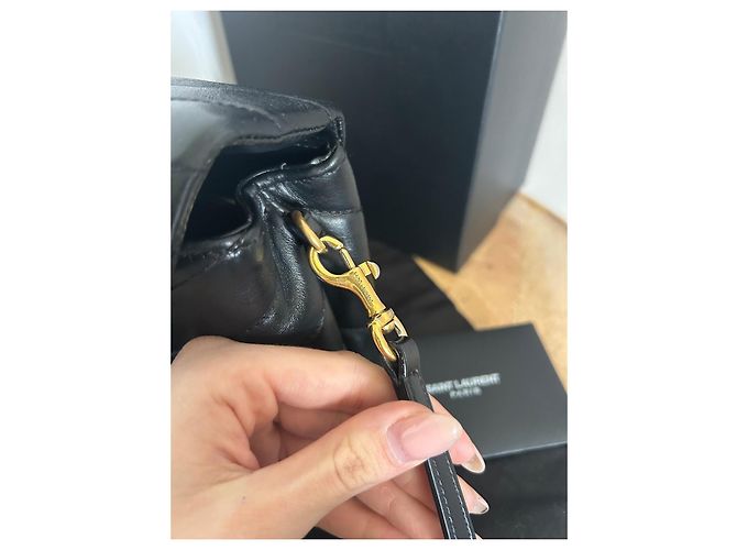 Borsa a mano Saint Laurent Loulou Toy in pelle nera Nero D'oro - vista 13