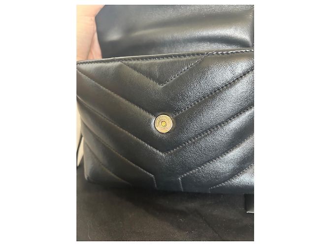 Borsa a mano Saint Laurent Loulou Toy in pelle nera Nero D'oro - vista 15