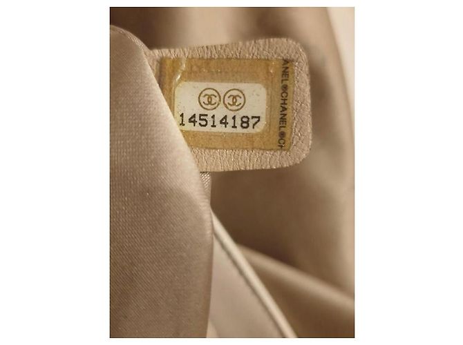 Timeless Borsa a mano Chanel in pelle d'agnello crema Crudo - vista 10