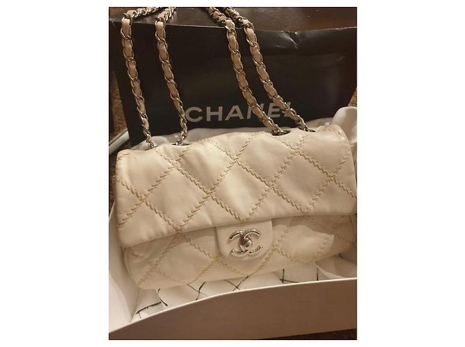Timeless Borsa a mano Chanel in pelle d'agnello crema Crudo - vista 2