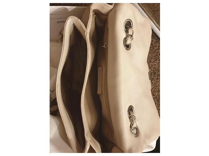 Timeless Borsa a mano Chanel in pelle d'agnello crema Crudo - vista 4
