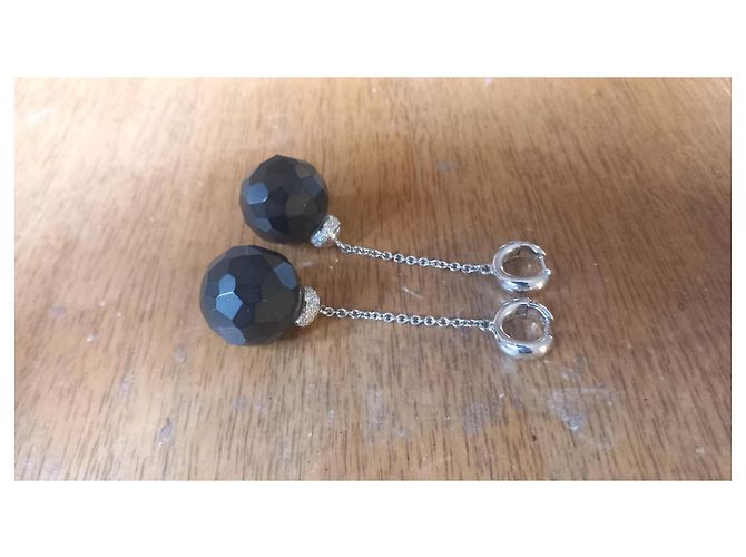 Orecchini Pomellato Victoria in onice nero e diamanti oro bianco - vista 4