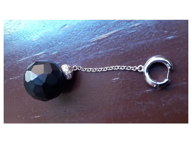 Orecchini Pomellato Victoria in onice nero e diamanti oro bianco - vista 6