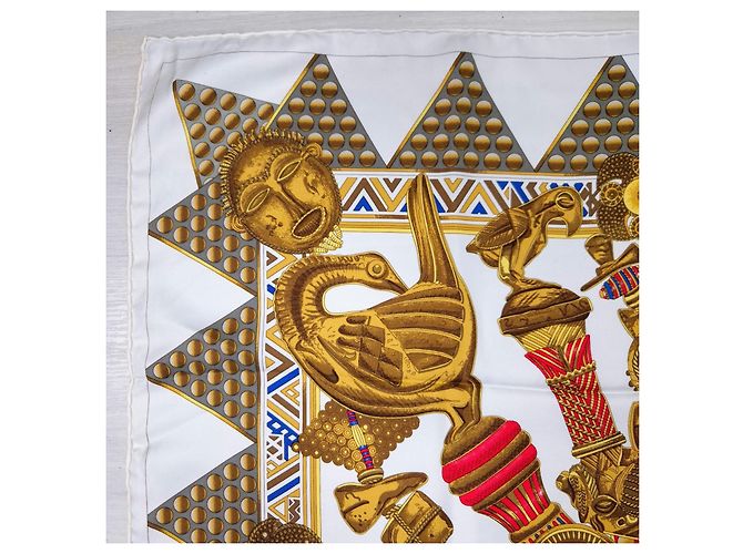 Bufanda Hermès L'Or des Chefs 1997 Blanco Dorado - vista 6