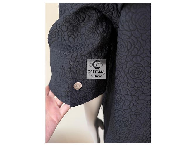 Chanel Trench coat com padrão de camélias icônicas - vista 10
