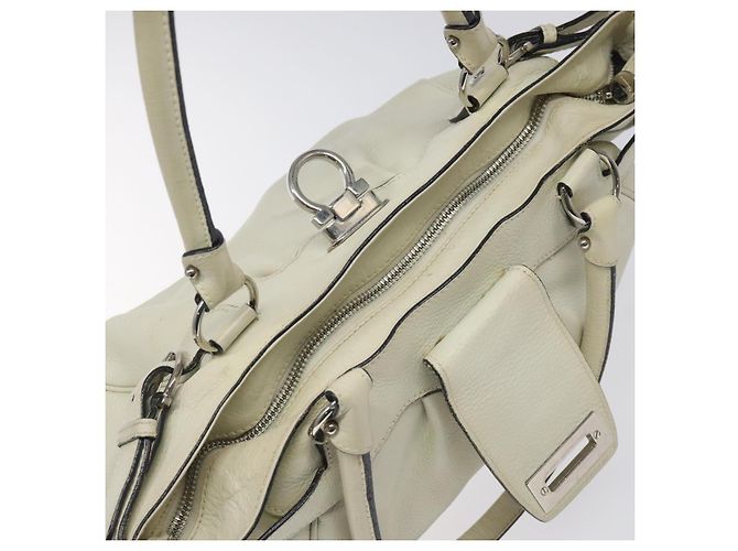 Borsa a Spalla Gancini in Pelle Bianca Argento Auth KD545 di Salvatore Ferragamo Bianco - vista 10