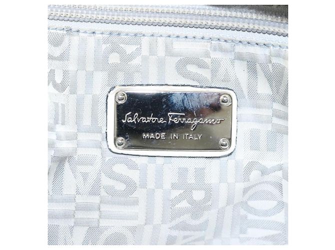 Borsa a Spalla Gancini in Pelle Bianca Argento Auth KD545 di Salvatore Ferragamo Bianco - vista 20