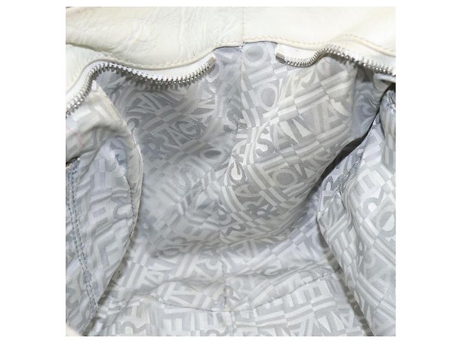 Borsa a Spalla Gancini in Pelle Bianca Argento Auth KD545 di Salvatore Ferragamo Bianco - vista 22