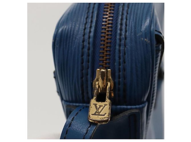LOUIS VUITTON Epi June Feuille Shoulder Bag Blue M52155 LV Auth KD477 - view 10