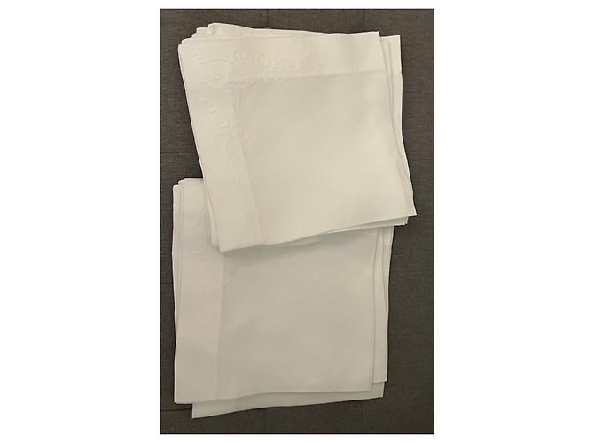 Autre Marque Eri Lot de 12 Serviettes en Lin Blanc Brodées à la Main - vue 5