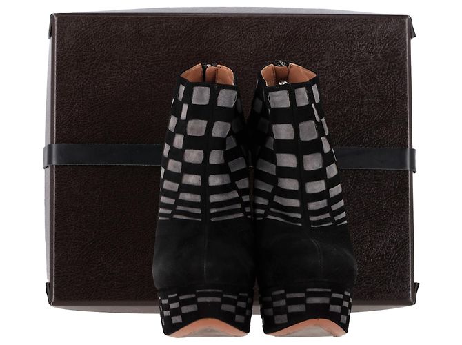 Stivaletti con piattaforma in suede nero con taglio laser Alaïa - vista 7