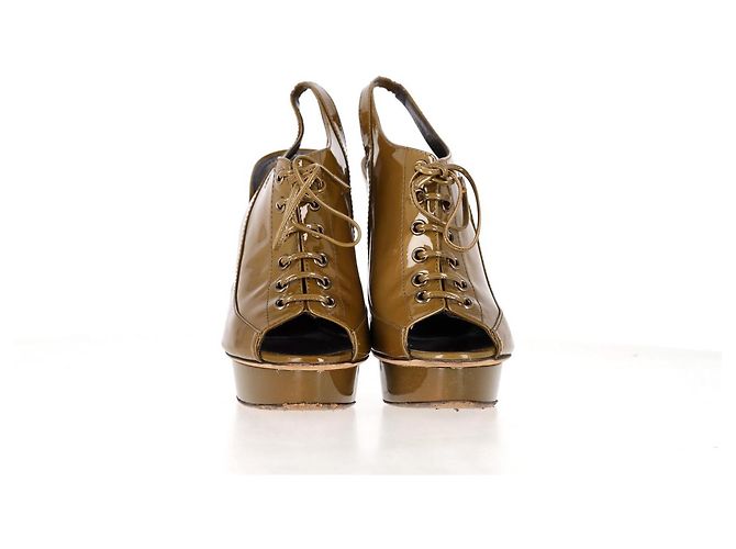 Burberry Slingback-Absätze aus olivgrünem Lackleder - Ansicht 8