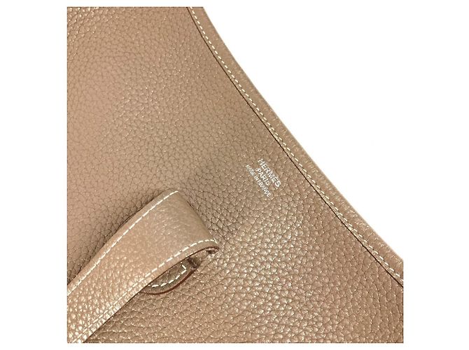 Hermès Bolsa de Ombro Hermes Logo Perfurado Evelyn GM 3 Marrom Taupe - vista 12