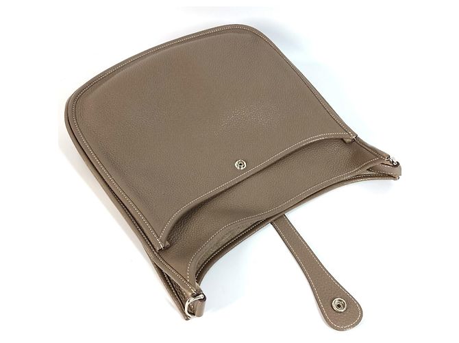Hermès Bolsa de Ombro Hermes Logo Perfurado Evelyn GM 3 Marrom Taupe - vista 8