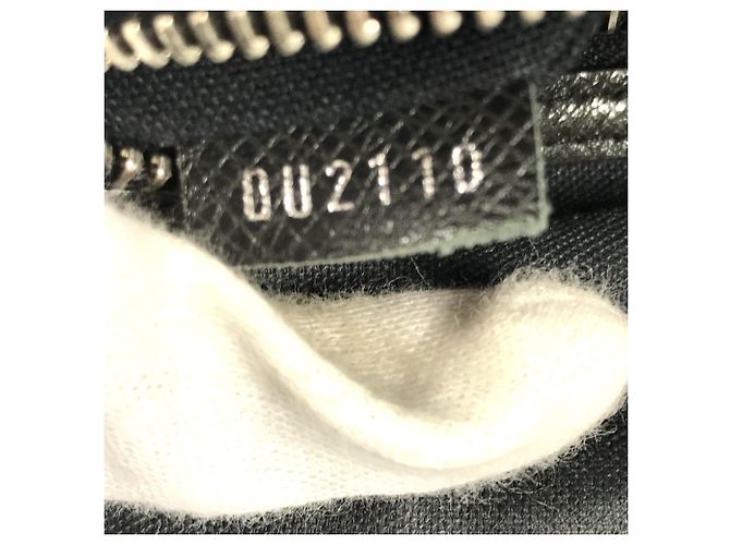 Borsa Milo Taiga di Louis Vuitton Nero Grigio - vista 12