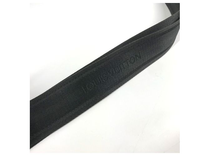 Borsa Milo Taiga di Louis Vuitton Nero Grigio - vista 15