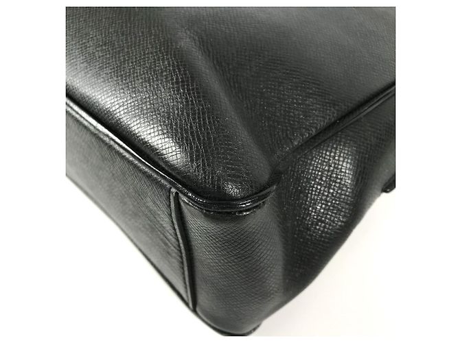 Borsa Milo Taiga di Louis Vuitton Nero Grigio - vista 9