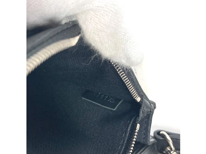 Borsa Clutch Epi Neo Bellaia di Louis Vuitton Nero - vista 15