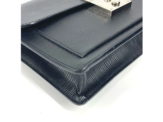 Borsa Clutch Epi Neo Bellaia di Louis Vuitton Nero - vista 6