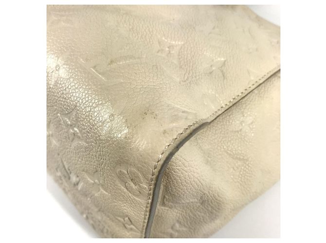 Borsa tote Lumineuse PM in Monogram Empreinte Louis Vuitton Bianco - vista 9
