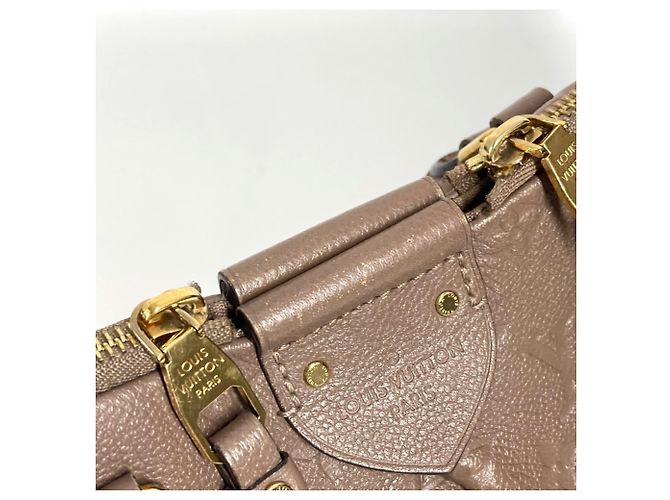Borsa Motherine MM in Monogram Empreinte Louis Vuitton Beige - vista 12