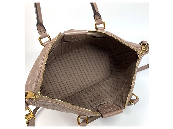 Borsa Motherine MM in Monogram Empreinte Louis Vuitton Beige - vista 13