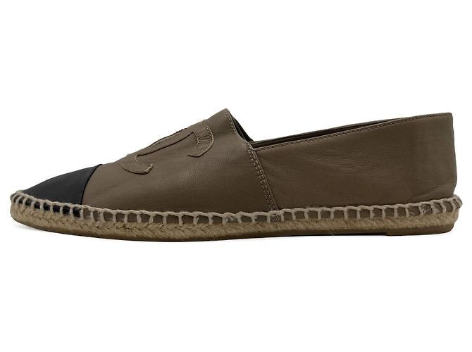 Timeless Chanel Flache Leder Schuhe mit Kappenzehen 40 Beige - Ansicht 3
