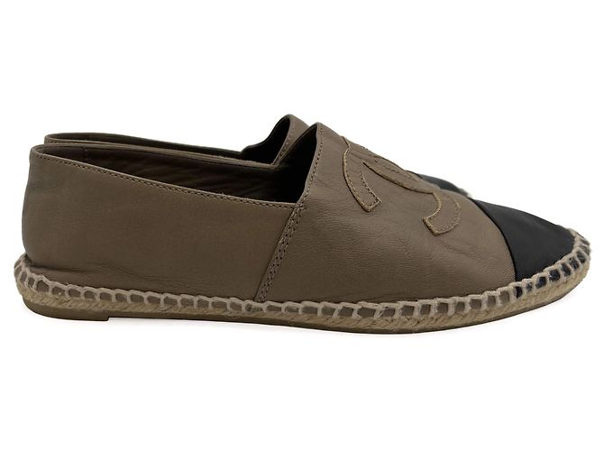 Timeless Chanel Flache Leder Schuhe mit Kappenzehen 40 Beige - Ansicht 5