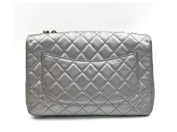 Timeless Chanel Borsa a flap Jumbo in pelle di agnello matelassé a doppio flap classico in argento metallico - vista 4