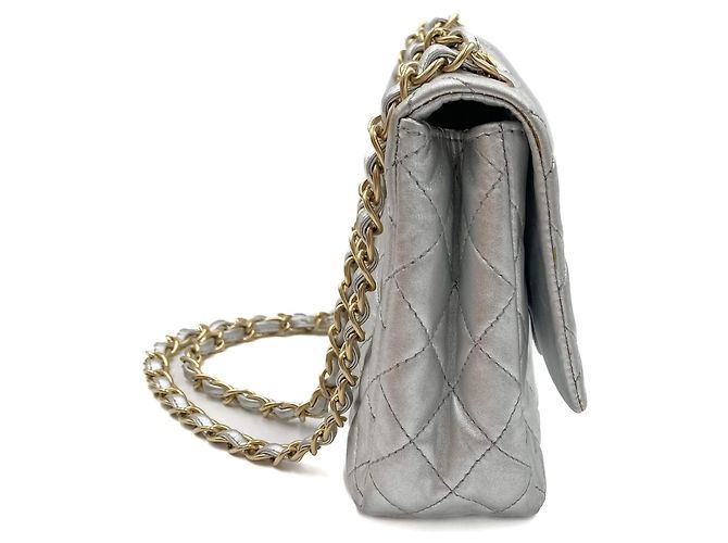 Timeless Chanel Borsa a flap Jumbo in pelle di agnello matelassé a doppio flap classico in argento metallico - vista 5