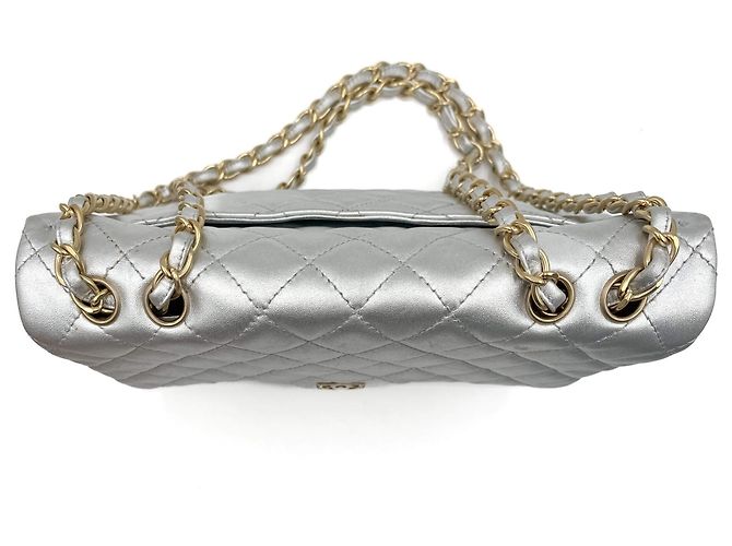 Timeless Chanel Borsa a flap Jumbo in pelle di agnello matelassé a doppio flap classico in argento metallico - vista 7