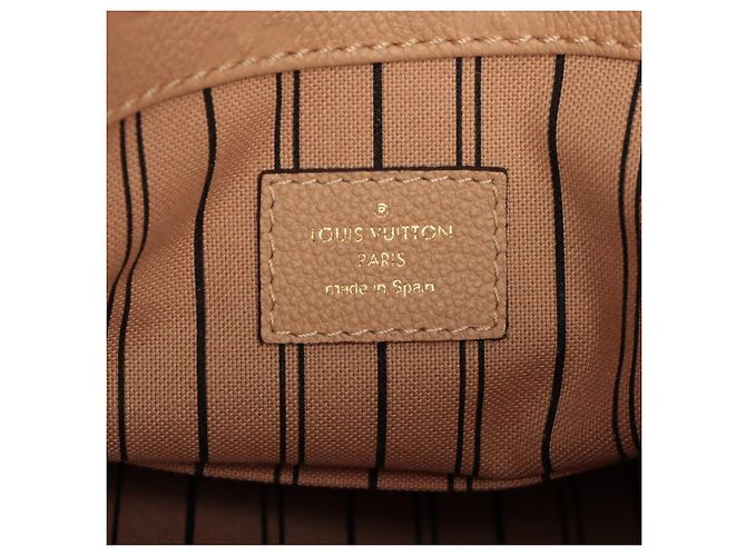Louis Vuitton Hobo in pelle Empreinte beige Artsy MM Monogram - vista 16