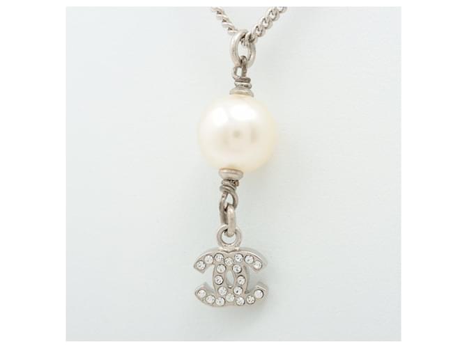 Timeless Chanel Collana corta Coco CC in perla finta e strass Argento - vista 3