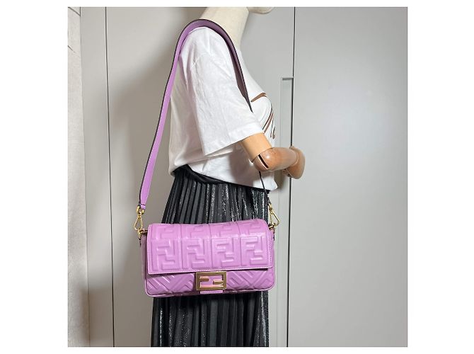 Fendi Baguette Medium FF in pelle tridimensionale borsa baguette 2 modi viola Porpora - vista 2