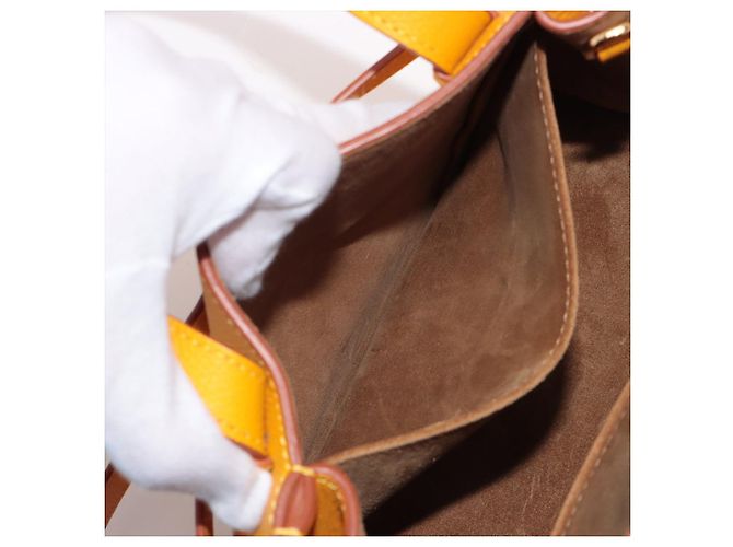 Loewe Gate Mini Top-Handle Tasche aus genarbtem Kalbsleder - Gelb - Ansicht 13