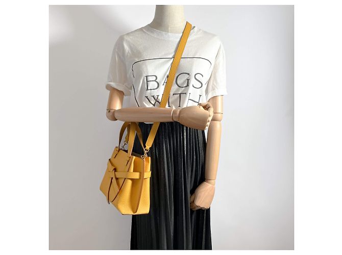 Loewe Gate Mini Top-Handle Tasche aus genarbtem Kalbsleder - Gelb - Ansicht 4