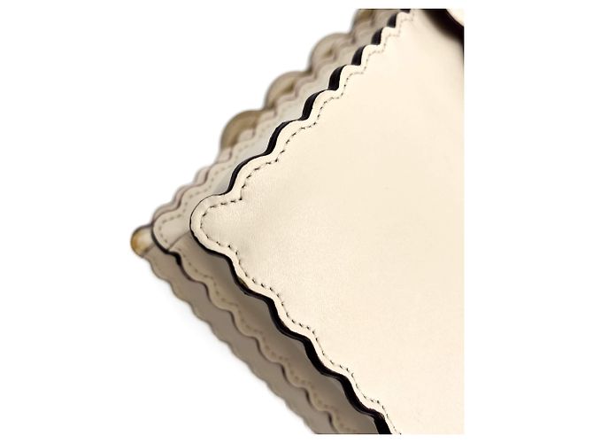Fendi Borsa a mano in pelle di vitello beige - vista 15