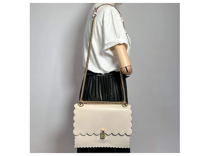 Fendi Borsa a mano in pelle di vitello beige - vista 3